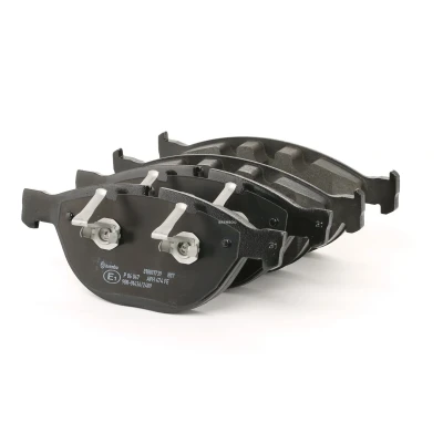 Abbildung von BREMBO P 06 047 Bremsbelagsatz für Verschleißwarnanzeiger vorbereitet mit Kolbenclip ohne Zubehör BMW: 5 Touring, 7, Limousine