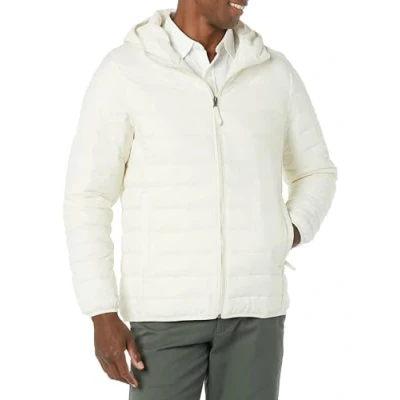Abbildung von Amazon Essentials Herren Leichte, Wasserabweisende, verstaubare Kapuzenjacke, Hellbeige, XS