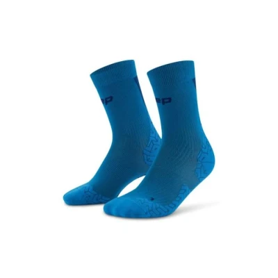 Abbildung von CEP Core Run Ultralight Mid Cut Kompressionssocken für Herren Blau/Dunkelblau optimalen Komfort und Leistung beim Laufen