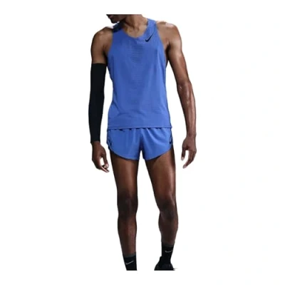 Abbildung von Nike Dri FIT Advanced Aeroswift Singlet für Männer Leichtes Laufoberteil in Comet Blue optimale Performance