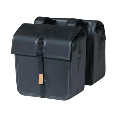 Abbildung von Doppelpacktasche Basil Urban Dry 50 Liter 36 X 17 42 Cm Mattschwarz