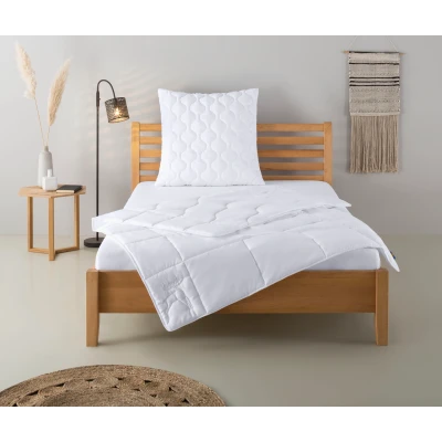 Abbildung von Älgdröm Microfaserbettdecke + Kopfkissen &quot;Tylösand Bettdecke 135x200 cm, 155x220 cm&quot;, (Spar Set, 2 tlg.), Set mit Kissen 80x80 Sommer, Herbst und Winter