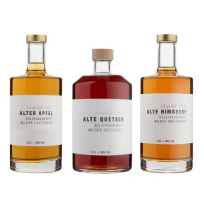 Abbildung von Grafschaft Mark Mix 3 x 0,7 L, Alte Himbeere, Quetsch &amp; Alter Apfel, 40% vol. Alkohol, milder holzfassgelagerter Obstbrand, Schnaps Spezialitäten aus unserer Brennerei, hochwertige Spirituose