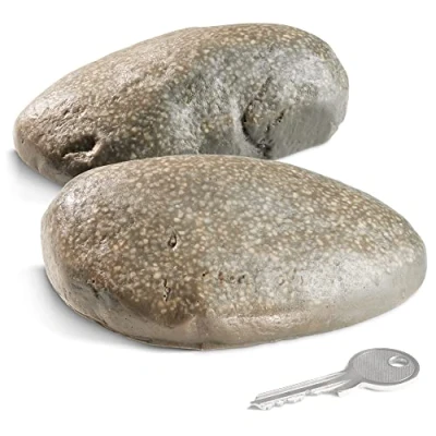 Abbildung von com four® 2x Schlüsselstein &quot;Pebblestone&quot; Steinimitat mit Geheimfach Kunstgestein für Geocaching Schlüsselversteck in Stein Optik Steinattrappe künstlicher Findling (2 Stück flach)