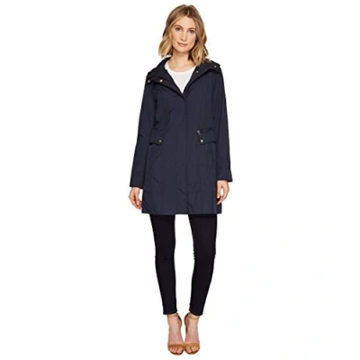 Abbildung von Cole Haan Damen Hooded Packable Rain Jacket with Cinchable Waist Regenmantel, Indigo, S