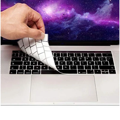 Abbildung von MyGadget Tastaturschutz AZERTY für Apple MacBook Pro 13 &amp; 15 Zoll [ ab 2016 bis 2020 Touchbar] Folie französische Tastatur Keyboard Cover Schwarz