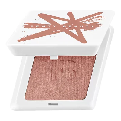 Abbildung von Fenty Beauty Cheeks Rouge In Puderform suede Powder Blush Matte Bakin’ C