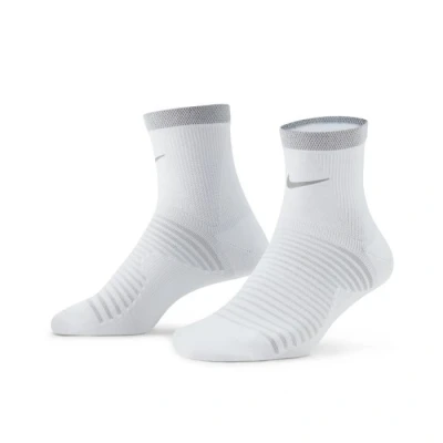 Abbildung von NIKE DA3588 100 Spark Lightweight Socks Unisex Weiß/silber reflektieren 12