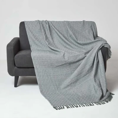Abbildung von Homescapes Malda XXL Tagesdecke grün 255x360 cm, große Baumwolldecke Rauten mit Fransen, Überwurf für Sofa oder Bett
