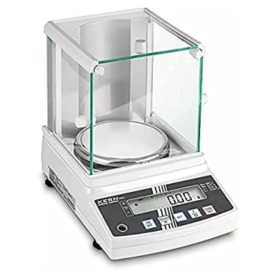 Abbildung von KERN Serie PNJ Kunststoff Präzisionswaage, 620g Wägebereich, 0,001g Ablesbarkeit, 196mm x 293mm 266mm