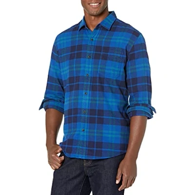 Abbildung von Amazon Essentials Herren Langarmhemd aus Flanell (in Übergröße erhältlich), Schwarz Blau Karomuster, S