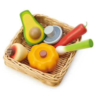 Abbildung von Tender Leaf Toys Weidenkorb mit Gemüse Holz