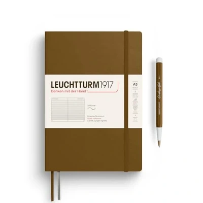 Abbildung von LEUCHTTURM1917 372212 Notizbuch Medium A5, Softcover Schreibbuch, 123 nummerierte Seiten, Spice Brown, liniert