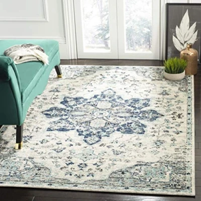 Abbildung von SAFAVIEH Traditionell Teppich für Wohnzimmer, Esszimmer, Schlafzimmer Madison Collection, Kurzer Flor, Elfenbein und Marineblau, 183 X 274 cm