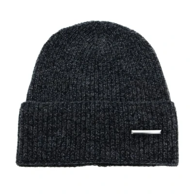 Abbildung von Calvin Klein Pyramid Plaque Beanie CK Black