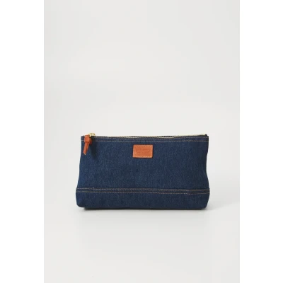 Abbildung von Levi&#039;s® Handtasche DENIM POUCH, mit Logostickerei