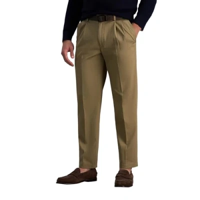 Abbildung von Haggar Herren Hose, bügelfrei, Klassische Passform, erweiterbarer Taillenbund mit Falten vorne Braun 36W / 34L