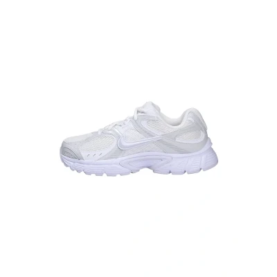 Abbildung von Nike Damen W V5 RNR Sneaker, White/White/Black/Metallic SIL, 40 EU