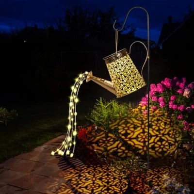 Abbildung von GuKKK Solar Gießkanne mit Lichterkette Gartendeko, LED Außen Solarlampen, IP65 Wasserdicht Gießkannenlicht Lichter Schäferhaken, Shower Garten Leuchten, für Hofweg Balkon Terrasse (Kupfer)