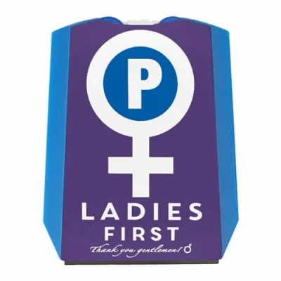 Abbildung von Venussymbol Ladies First Parkscheibe in Lila Weiß mit 2 Einkaufswagenchips Eiskratzer Wasserabstreifer und Einkaufswagen Chips parken Auto Parkplatz Parkhaus