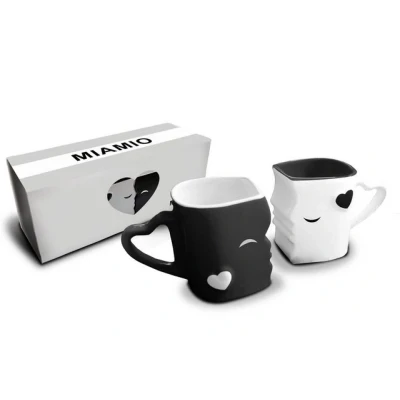 Abbildung von MIAMIO Kaffeetassen/Küssende Tassen Set Geschenke für Frauen/Männer/Freund/Freundin zur Hochzeit/Weihnachten aus Keramik (Schwarz)