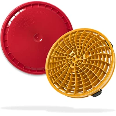 Abbildung von detailmate Eimer Zubehör Set: Detail Guardz Dirt Lock Schmutzeinsatz Gold mit rotem Deckel für Wascheimer Wascheimereinsatz und eine Autowäsche ohne Kratzer