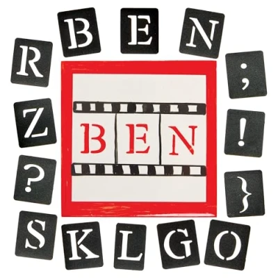 Abbildung von Baker Ross FN258 Selbstklebende Schablonen 30er Pack, Buchstabenschablonen, Alphabetbuchstaben zum Basteln