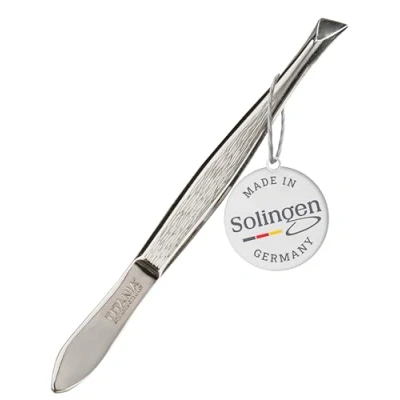 Abbildung von TITANIA Pinzette aus Solingen (8cm) Made in Germany Augenbrauen zum Zupfen Dünne, abgeschrägte Spitze für präzises Greifen