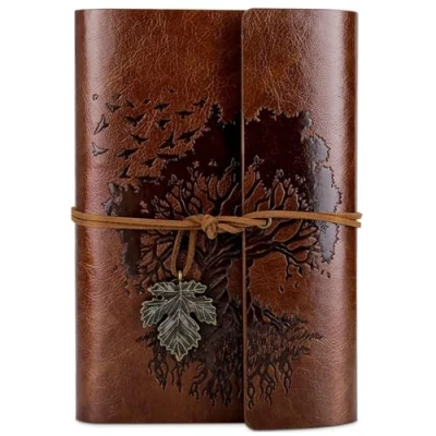 Abbildung von OMEYA PU Leder Tagebuch, Nachfüllbar, VintageTagebuch Reisetagebuch zum Schreiben, Reise Notizbuch, Geschenk für Mädchen, Jungen, Frauen, Männer, Blanko Seitenm, A6 18.5 x 13 cm, Braun