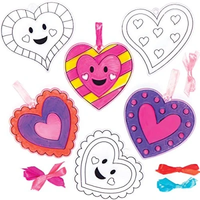 Abbildung von Baker Ross Fensterdeko „Herz“. Valentinstag Bastelset für Kinder (10 Stück)