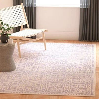 Abbildung von SAFAVIEH Traditionell Teppich für Wohnzimmer, Esszimmer, Schlafzimmer Cambridge Collection, Kurzer Flor, Lavendel und Elfenbein, 152 X 244 cm