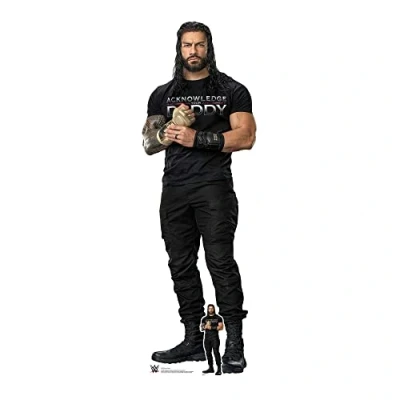 Abbildung von STAR CUTOUTS Roman Reigns Schwarzes Outfit WWE Lifesize Karton Ausschnitt mit Mini Profi Wrestling Champion