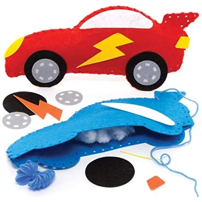 Abbildung von Baker Ross Nähsets Rennauto Kissen, FE614, Nähset für Kinder, 2 Stück, kreative Aktivitäten, ideales Kunst und Bastelprojekt