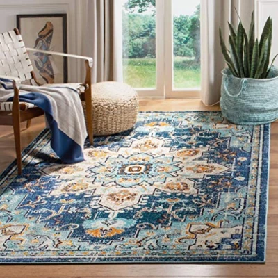 Abbildung von SAFAVIEH Distressed Teppich für Wohnzimmer, Esszimmer, Schlafzimmer Madison Collection, Kurzer Flor, Blau und Hellblau, 122 X 183 cm