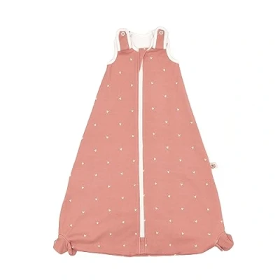 Abbildung von ERGObaby Baby Schlafsack Sommer mit Füßen Gurtschlitz 6 18 Monate 0.5 TOG Baumwolle, Sommerschlafsack On The Move Rose Hearts