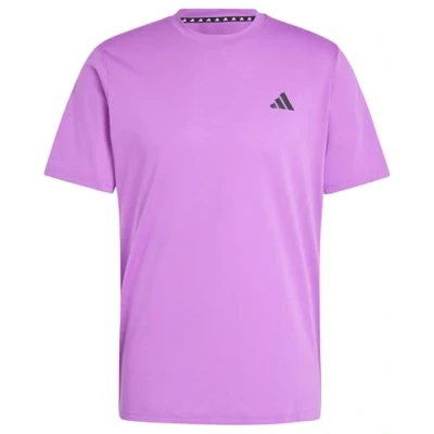 Abbildung von adidas Train Essentials Comfort Training T Shirt, Kurzärmeliges IW3318