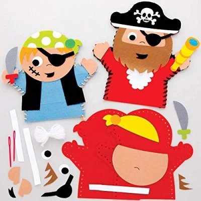 Abbildung von Baker Ross FE268 Piraten Handpuppen Nähsets für Kinder, gestalten Sie Ihre eigenen Puppen 4 Stück