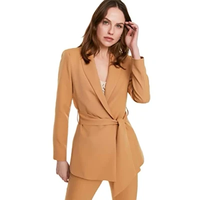 Abbildung von Trendyol Damen Regular Zweireihig Plain Webstoff Blazer Coat, Camelfarben, 38 EU