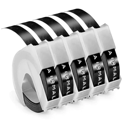 Abbildung von Prägegerät Etiketten kompatibel mit Dymo Prägeband 9mm Schwarz, Selbstklebendes 3D Omega Etikettenband Kunststoff Prägeetiketten für Junior Prägegerät, 5 Rollen