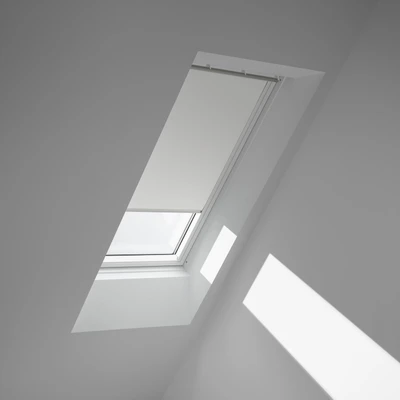 Abbildung von VELUX Verdunklungsrollo &quot;DKL FK06 1025SWL&quot;, verdunkelnd, Verdunkelung, ohne Bohren, in Führungsschienen, weiße Führungsschienen &amp; Griffleiste