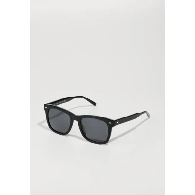 Abbildung von Tommy Hilfiger TH 2184/S 807/IR Gläser SONNENBRILLEN Grigio