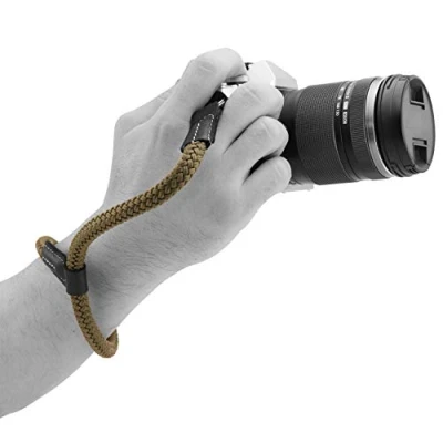 Abbildung von MegaGear Handschlaufe für SLR, DSLR Kamera, Baumwolle, grün, MG1780