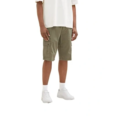Abbildung von TOM TAILOR Herren 1035040 Bermuda Shorts, 10415 Dusty Olive Green, 27