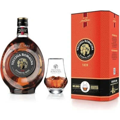 Abbildung von Vecchia Romagna Etichetta Nera Giftpack mit Glas 70cl Italienischer Weinbrand, ausgeprägtem und elegantem Geschmack
