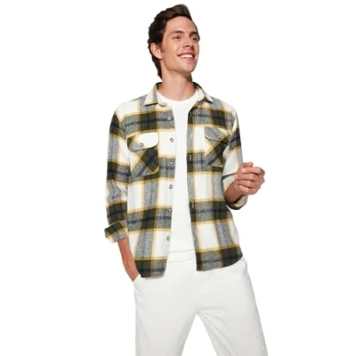 Abbildung von Trendyol Men&#039;s Herren Kariert/Karo Lange Ärmel Regulär Hemd Shirt, Khaki, S