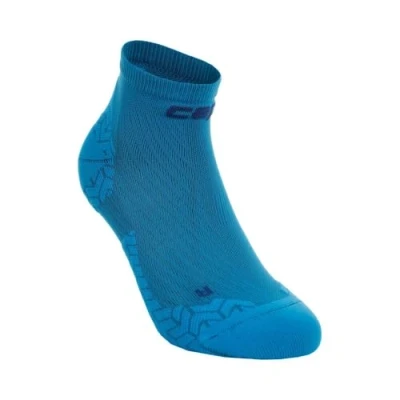 Abbildung von CEP Core Run Ultralight Kompressionssocken Low 39 42 Blau für verbessertes Lauf und Trainingserlebnis