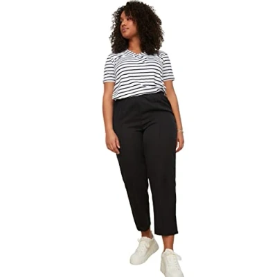 Abbildung von TRENDYOL Damen Normal Waist Straight Plus Size Pants, Schwarz, 42 Größen