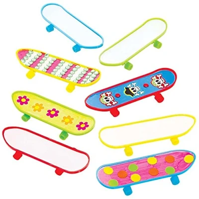Abbildung von Baker Ross FE338 Mini Skateboards zum Selbstgestalten, 8 Stück