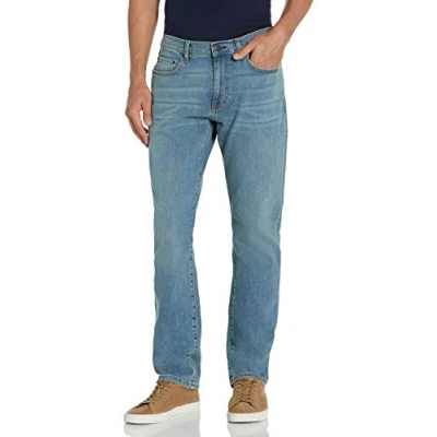 Abbildung von Amazon Essentials Herren Stretchjeans, athletische Passform, Hellblau Vintage, 40W / 32L