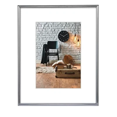 Abbildung von Hama Bilderrahmen „Sevilla“, 40x50cm (Kunststoffrahmen, Fotorahmen, Hochformat, Querformat, zum Hängen, Hängevorrichtung, mit Passepartout, bruchsicher, Bildformat 28 x 35 cm, Polystyrol) Silber matt